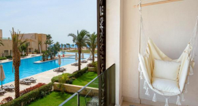 Mangroovy Seaview 2BR Beach and Pool Free access